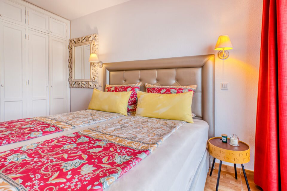 Apartamentos Monseñor, Playa del Cura - bedroom and bed