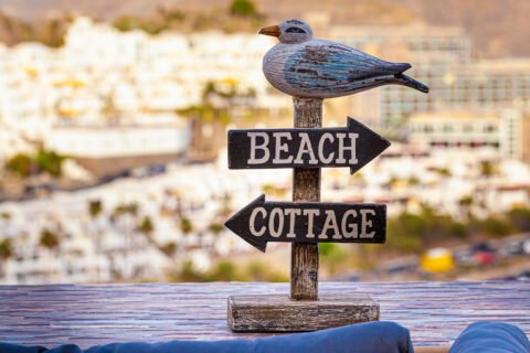Apartamentos Monseñor, Playa del Cura - close up sign